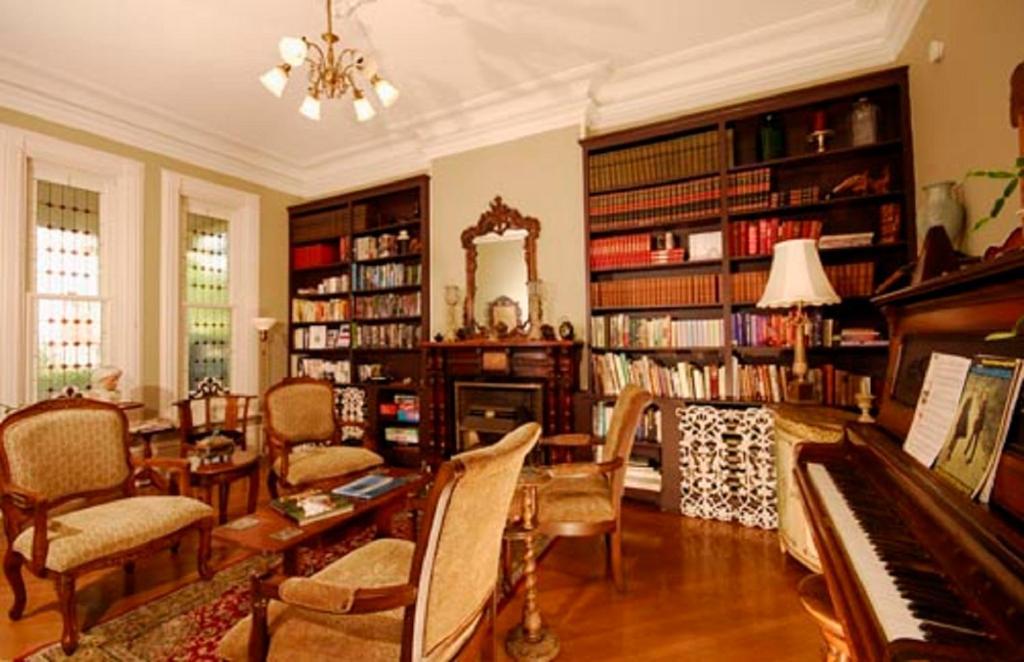 The Secret Garden Inn คิงสตัน ภายนอก รูปภาพ