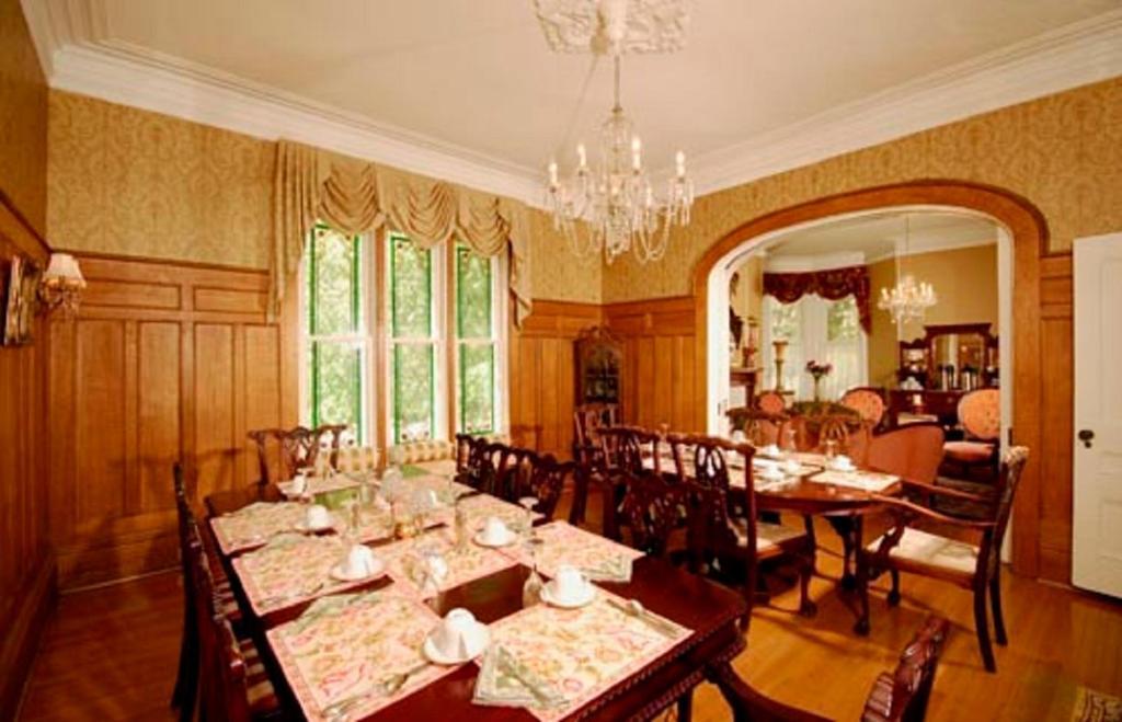 The Secret Garden Inn คิงสตัน ภายนอก รูปภาพ